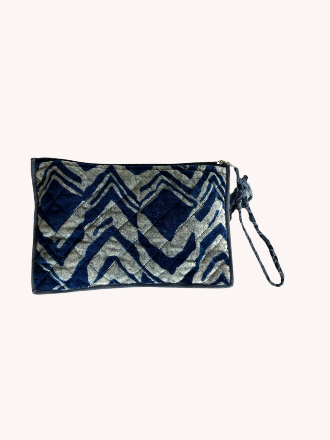 VELVET WRISTLET