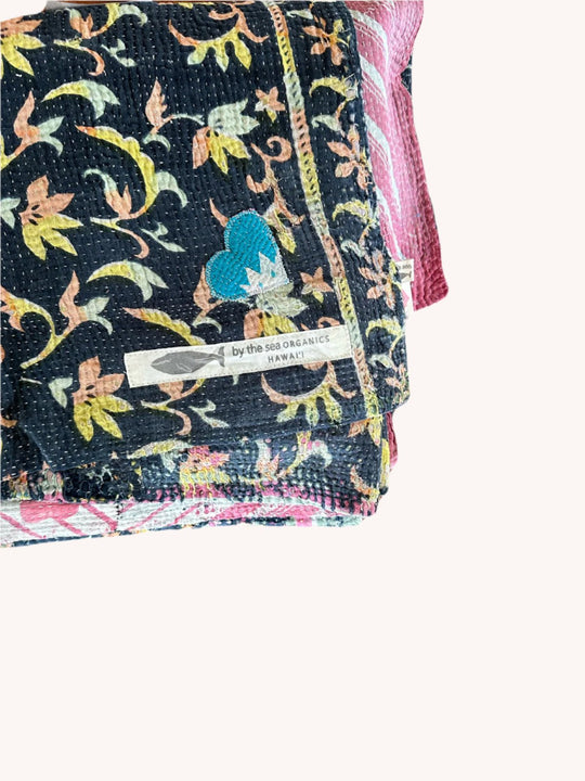 PRIME KANTHA QUILT - HIBISCUS LOVE