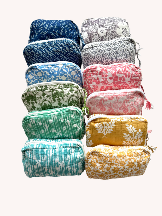 TRAVEL POUCH