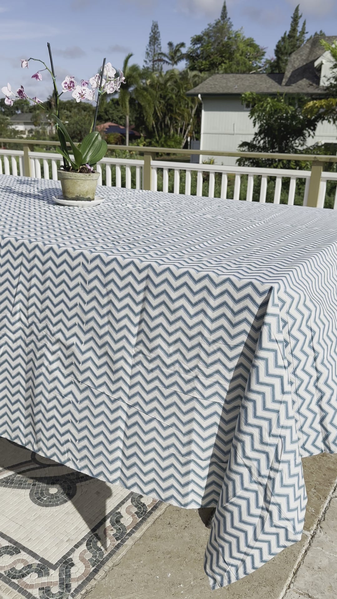LARGE TABLECLOTH