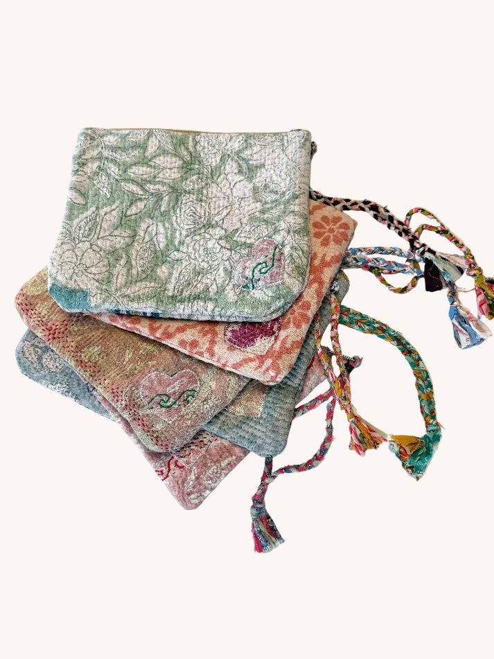 KANTHA WRISTLET
