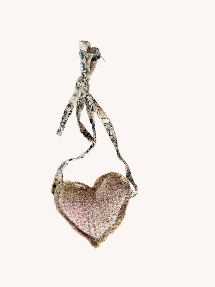 KANTHA HEART TIE