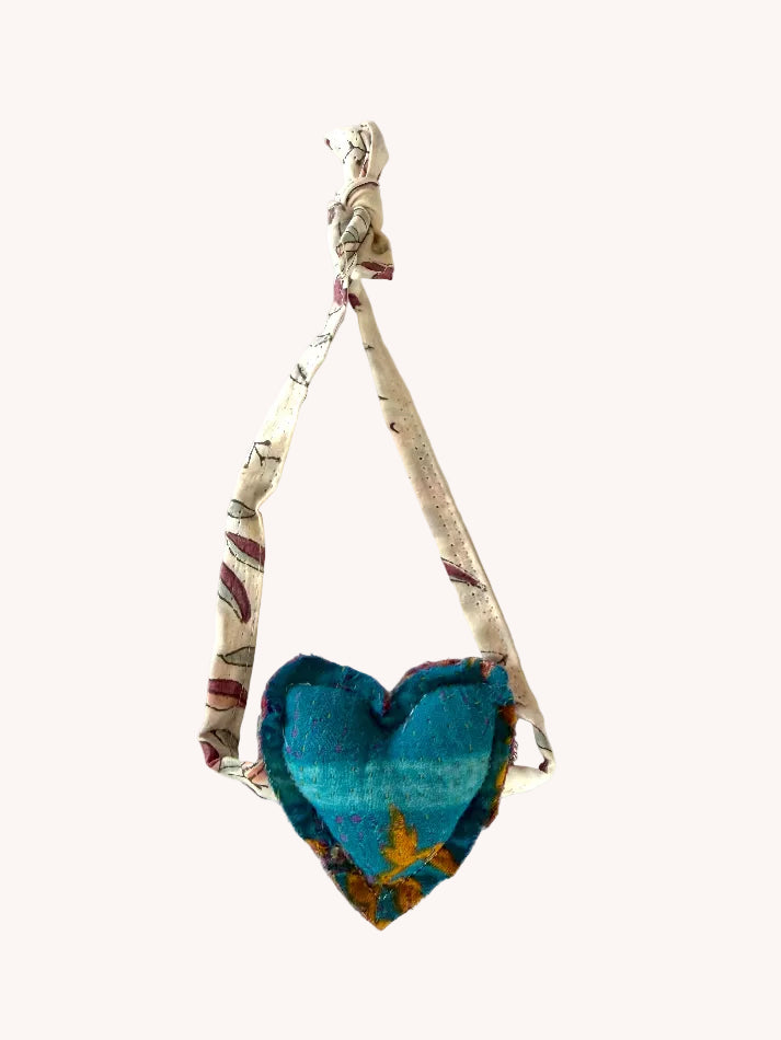KANTHA HEART TIE