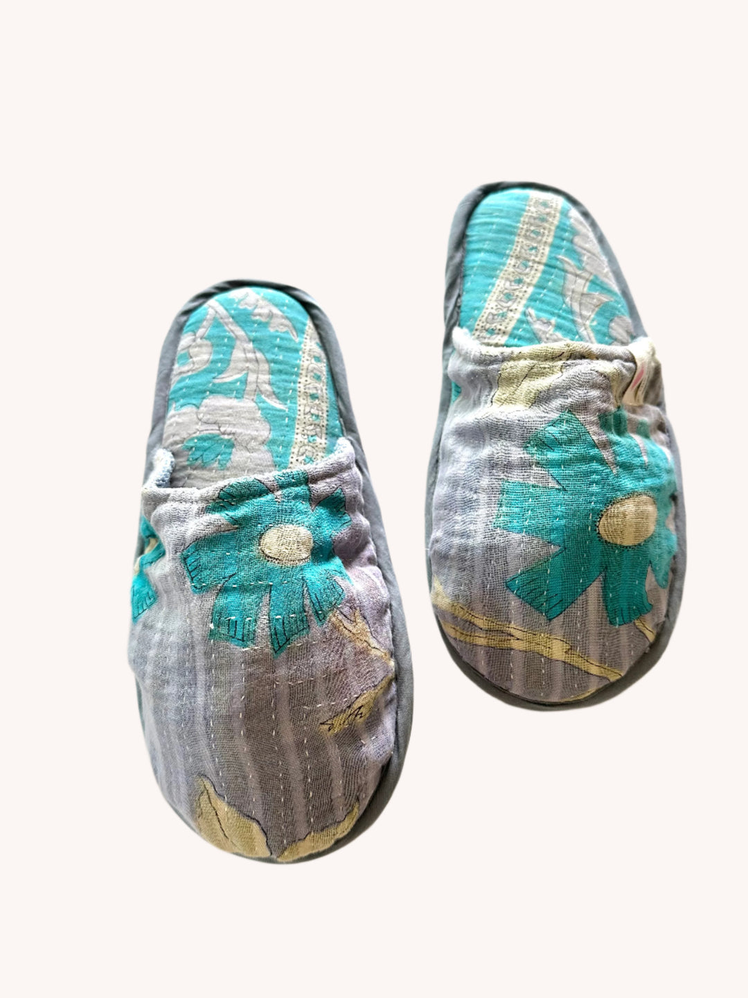 HAWAIIAN MOPPING SLIPPERS - MEDIUM