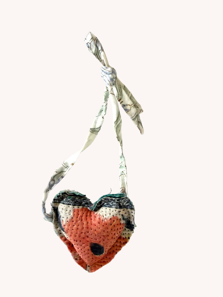 KANTHA HEART TIE