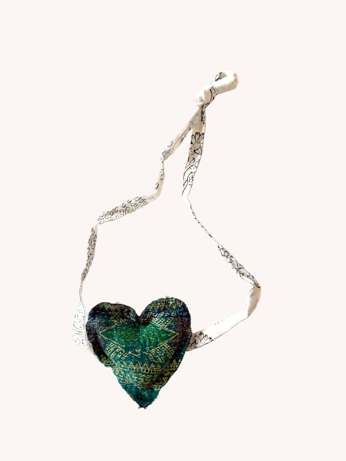 KANTHA HEART TIE