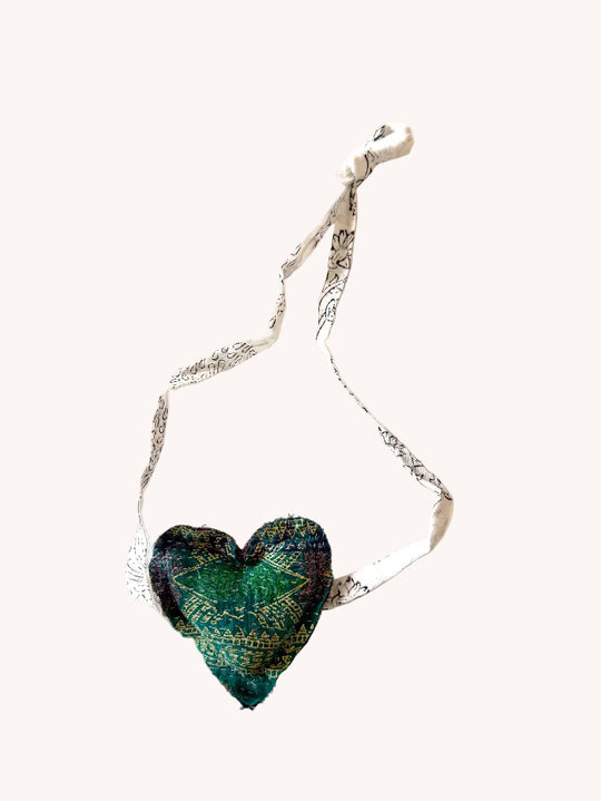 KANTHA HEART TIE