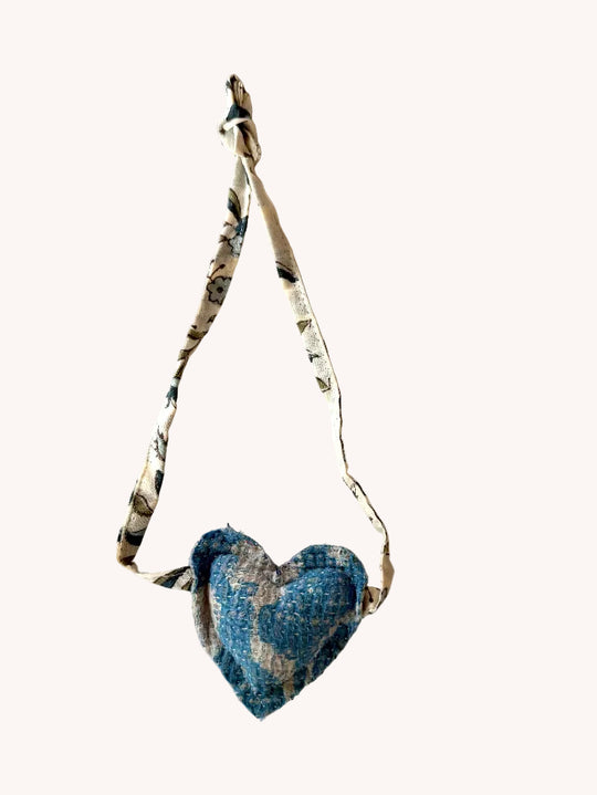 KANTHA HEART TIE