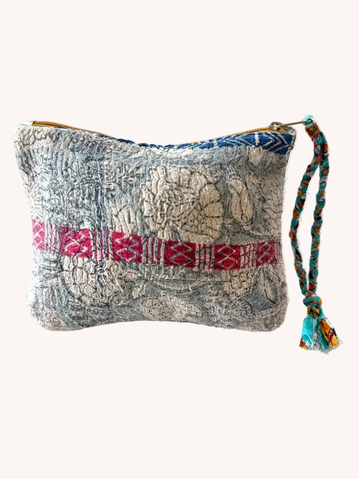 KANTHA WRISTLET