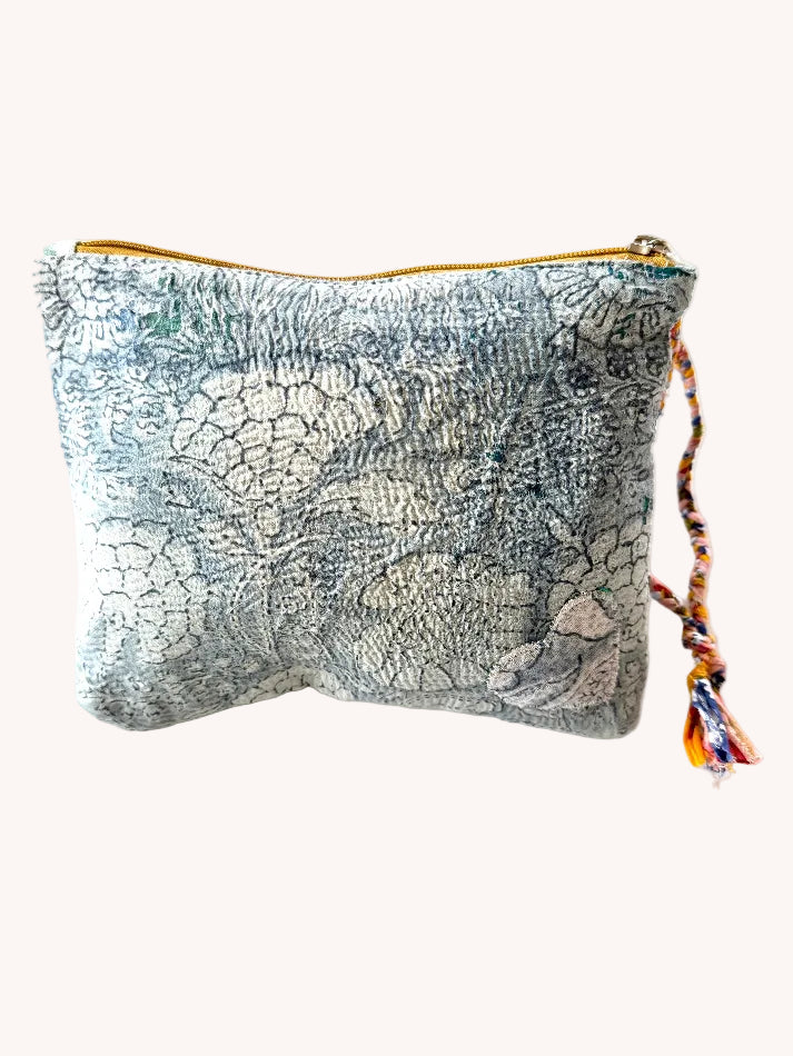 KANTHA WRISTLET