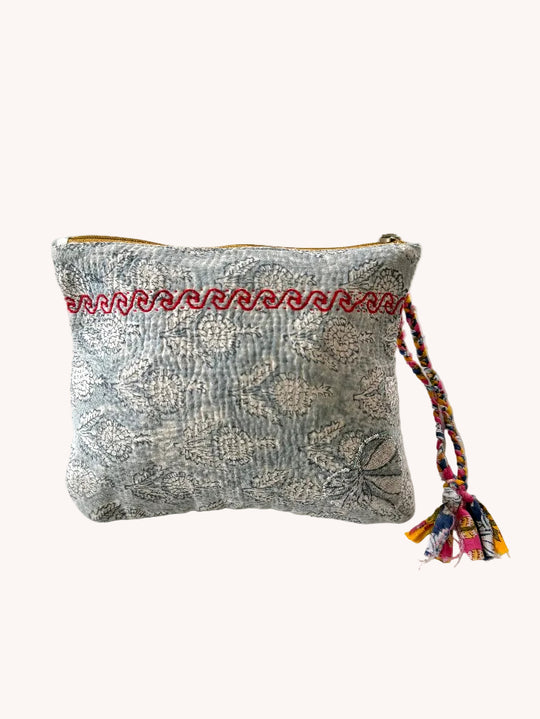 KANTHA WRISTLET