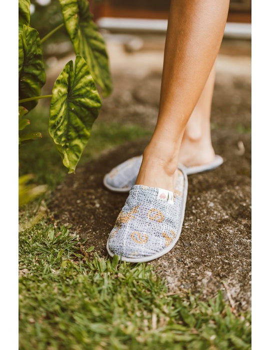 HAWAIIAN MOPPING SLIPPERS - SMALL