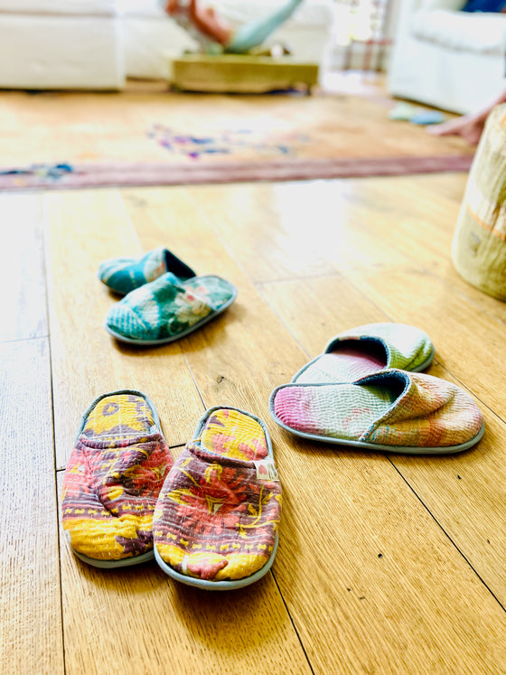 HAWAIIAN MOPPING SLIPPERS - SMALL