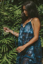 Load image into Gallery viewer, Keyhole Maxi Dress
