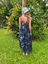 Load image into Gallery viewer, Keyhole Maxi Dress
