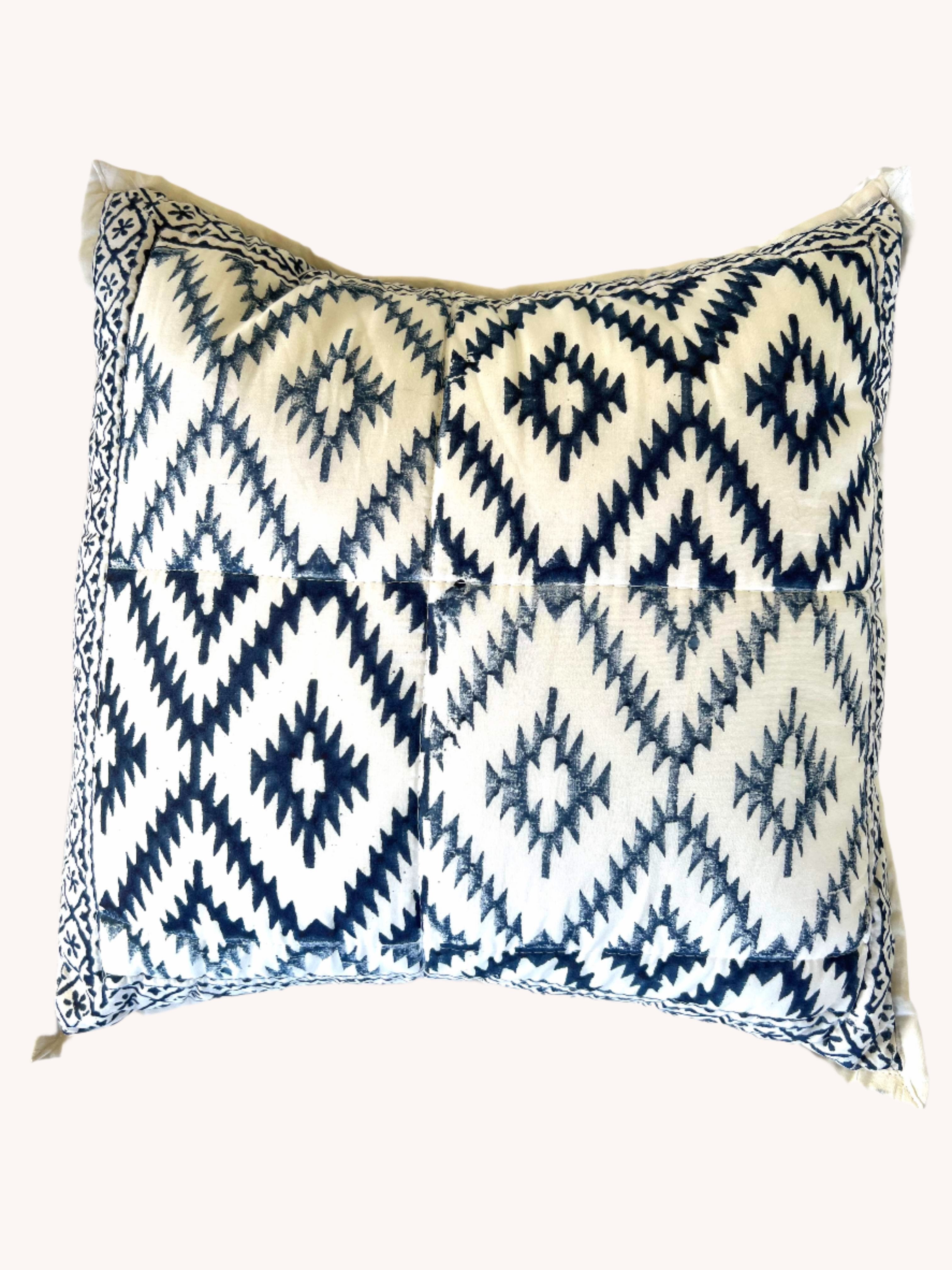 QUILTED CUSHION COVER bytheseacompany